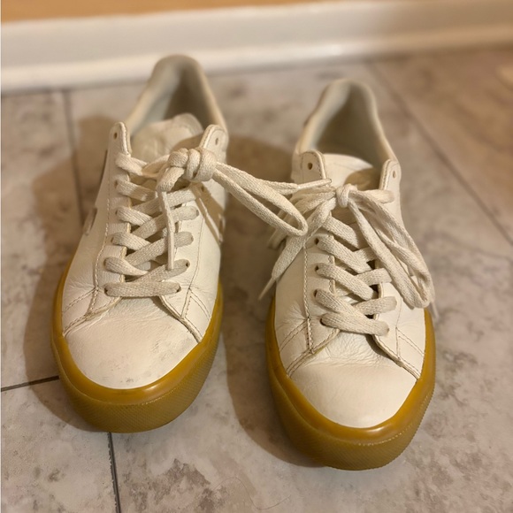 Veja Campo Sneakers in White/Natural - Picture 4 of 12